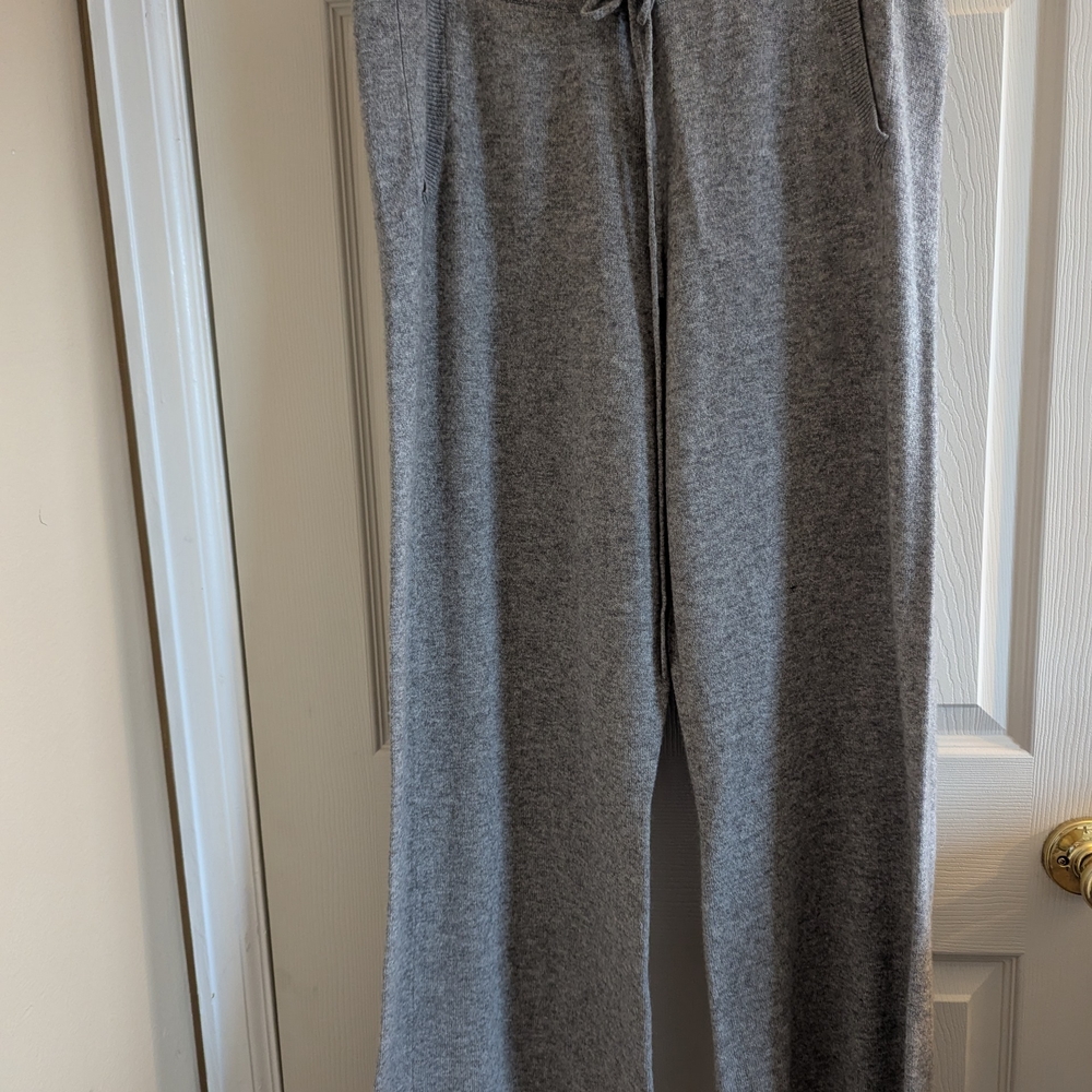 Tahari Gray Cashmere Sweater